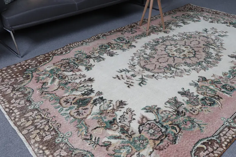 Türkischer großer Teppich 5,4 x 9,4 Fuß, braun-rosa eingefasste Teppichwolle - 1