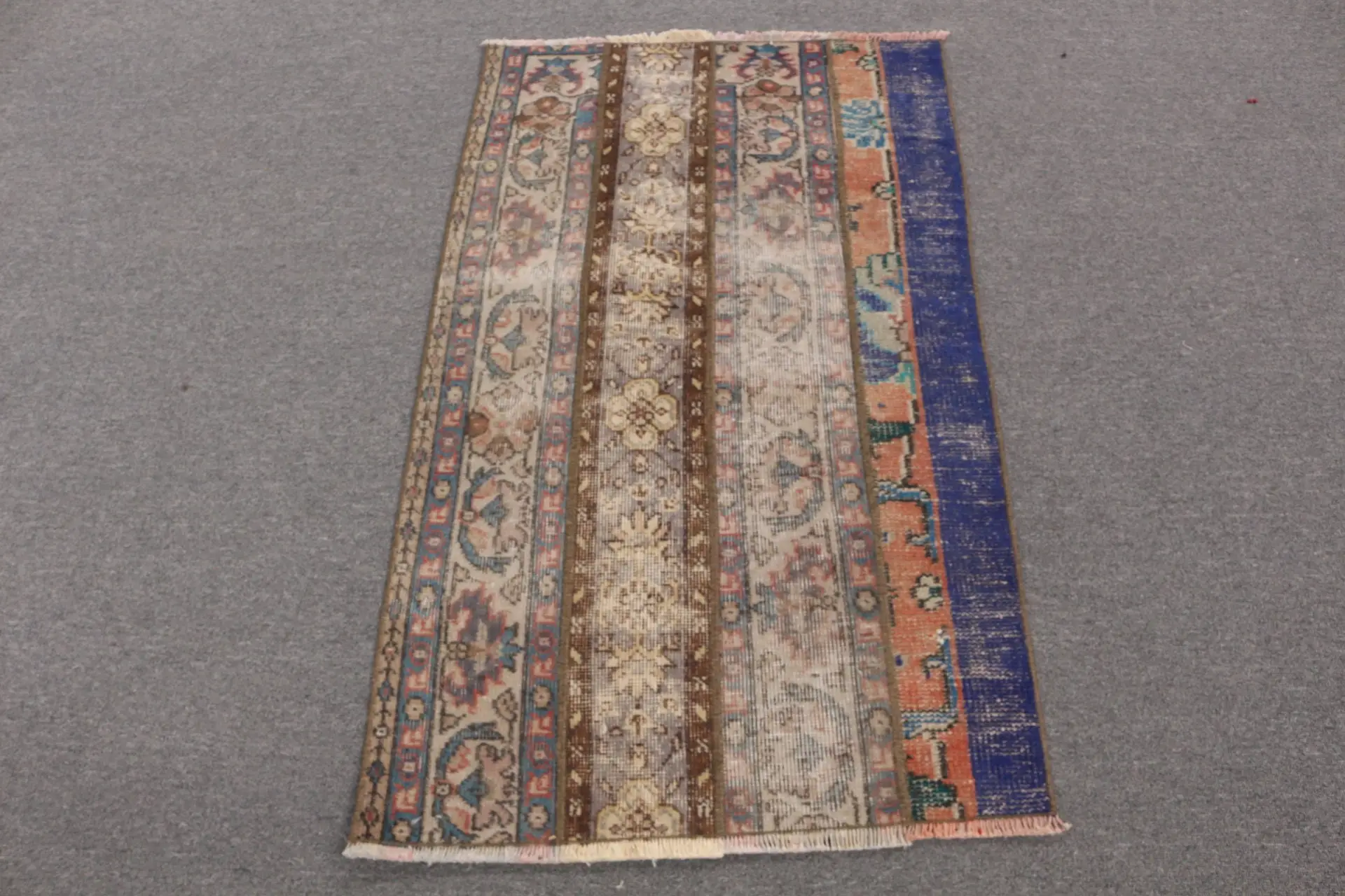 Türk Vintage Halı 2.4x4.1 ft, Mavi Küçük Çiçekli Yün Halı - 1