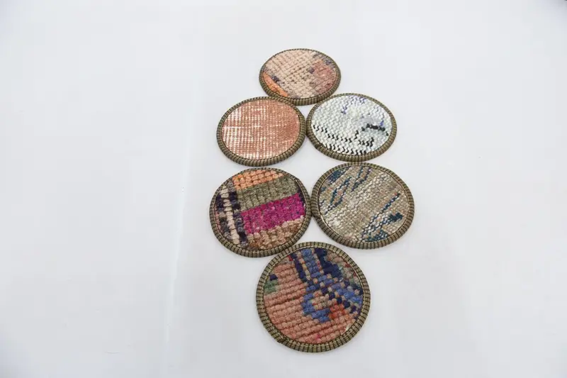 ユニークなボヘミアンラウンドコースター、ピンクと白のコースター