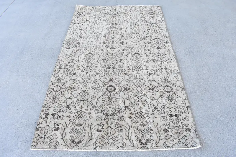 3,7x6,4 ft Teppich, türkischer Vintage-Teppich, beige umrandeter Wollteppich - 1