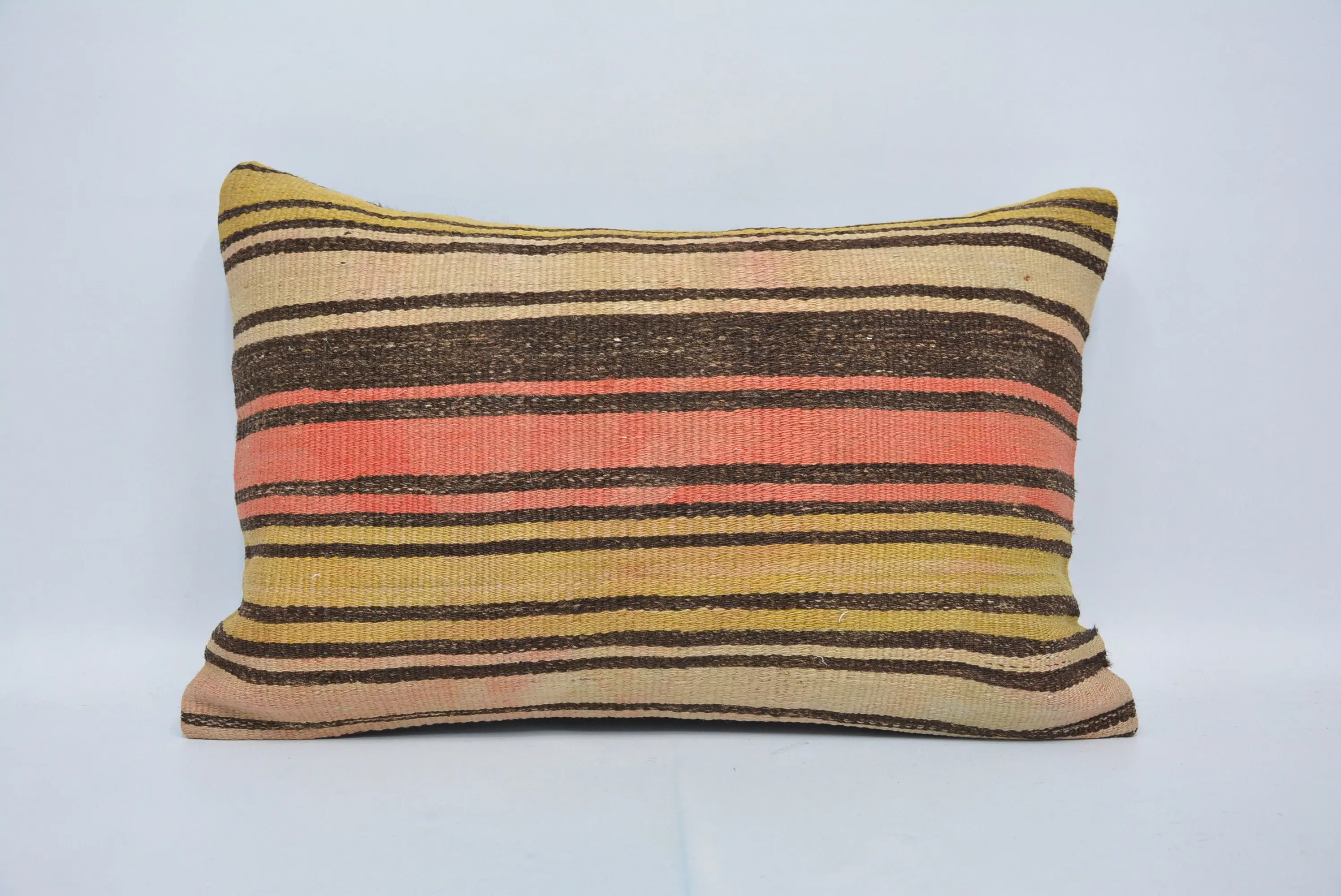 Kırmızı ve sarı işlemeli yastık, 16x24 inç dekoratif yastık - 1