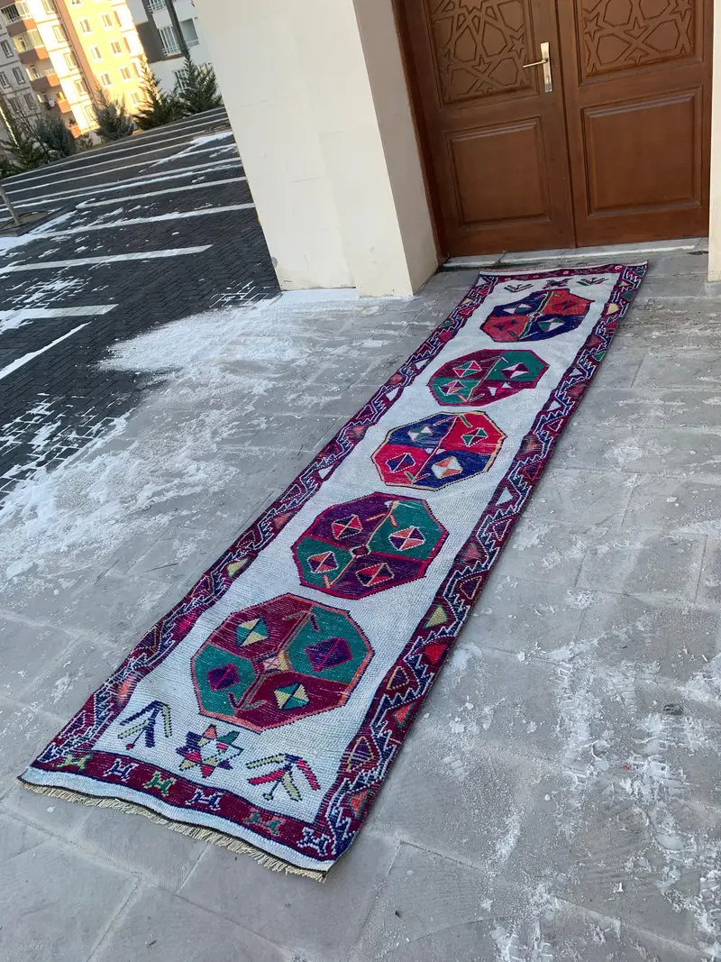 Vintage Türk Halısı 3.2x11.7 ft (98x357 cm), Herki Kırmızı Yeşil Kamuflaj Halı - 1