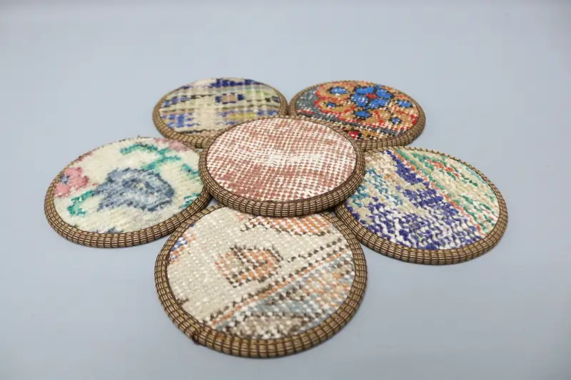 Grüner und bronzefarbener Kelim-Untersetzer, langlebiger und stilvoller Tischuntersetzer