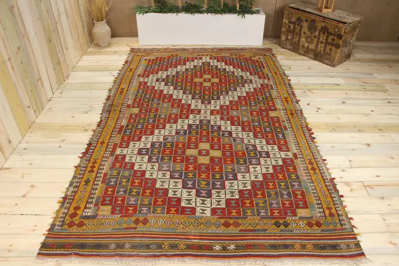 Handmade Red & Blue Abstract Rug, 0.5x9.7 ft