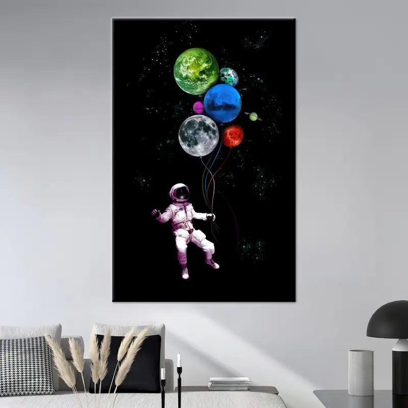 Modern Uzay Kanvası: Astronot, Gezegen Balonu, Ay ve Dünya