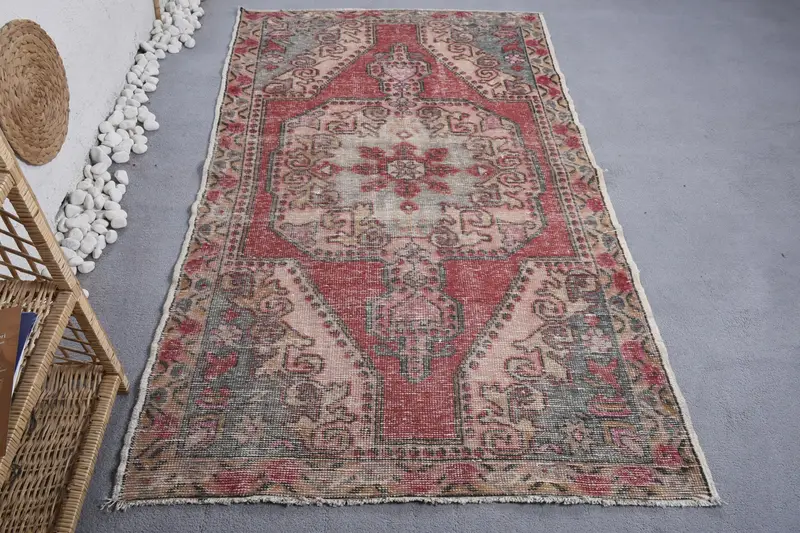 Roter Ombré-Teppich, 4,4 x 7,1 Fuß mit violetten Akzenten