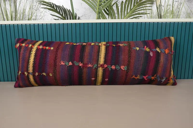 Rot-lila Patchwork-Wurfkissen, handgefertigtes besticktes Kissen