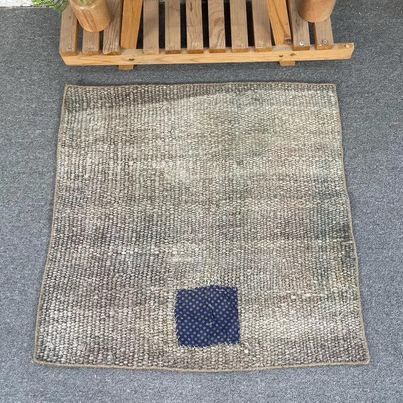 2,4 x 2,4 Fuß großer Teppich, braun-blaues Polka-Dot-Design