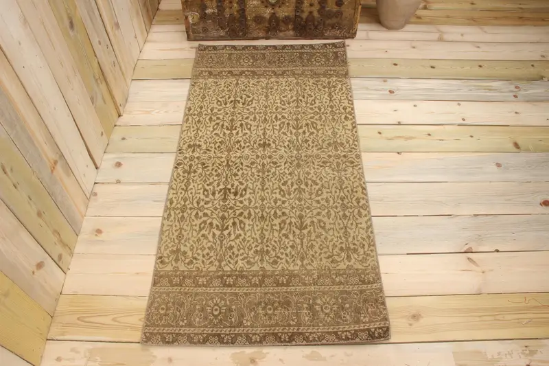 Handgefertigter brauner Teppich, 1,8 x 4,5 Fuß, natürliches Pflanzen- und Baumdesign