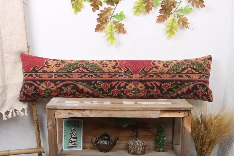 İşlemeli Kırmızı ve Bronz Çiçek Yastık, 12x48 El Yapımı Kırlent