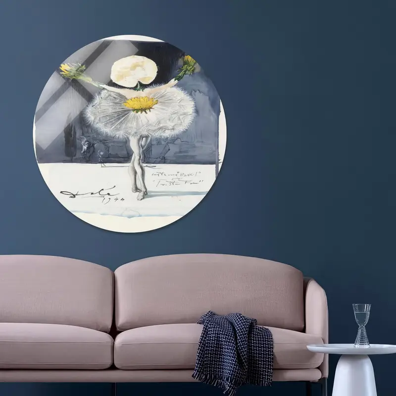 Soyut Gerçeküstü Kanvas: Canlı Tonlarda Dans Eden Dali Çiçekleri