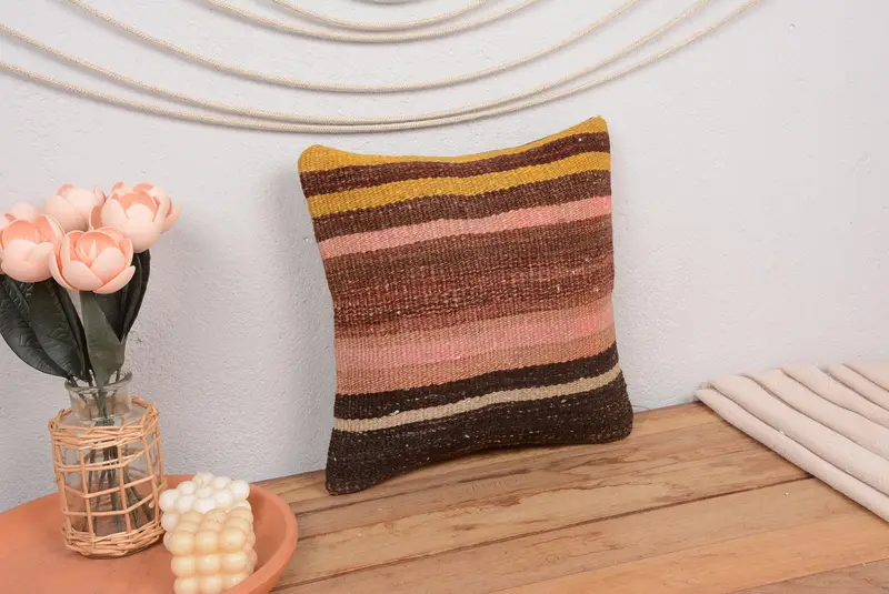 Braun-gelb gestreiftes Kissen, 14x14 besticktes Wurfkissen