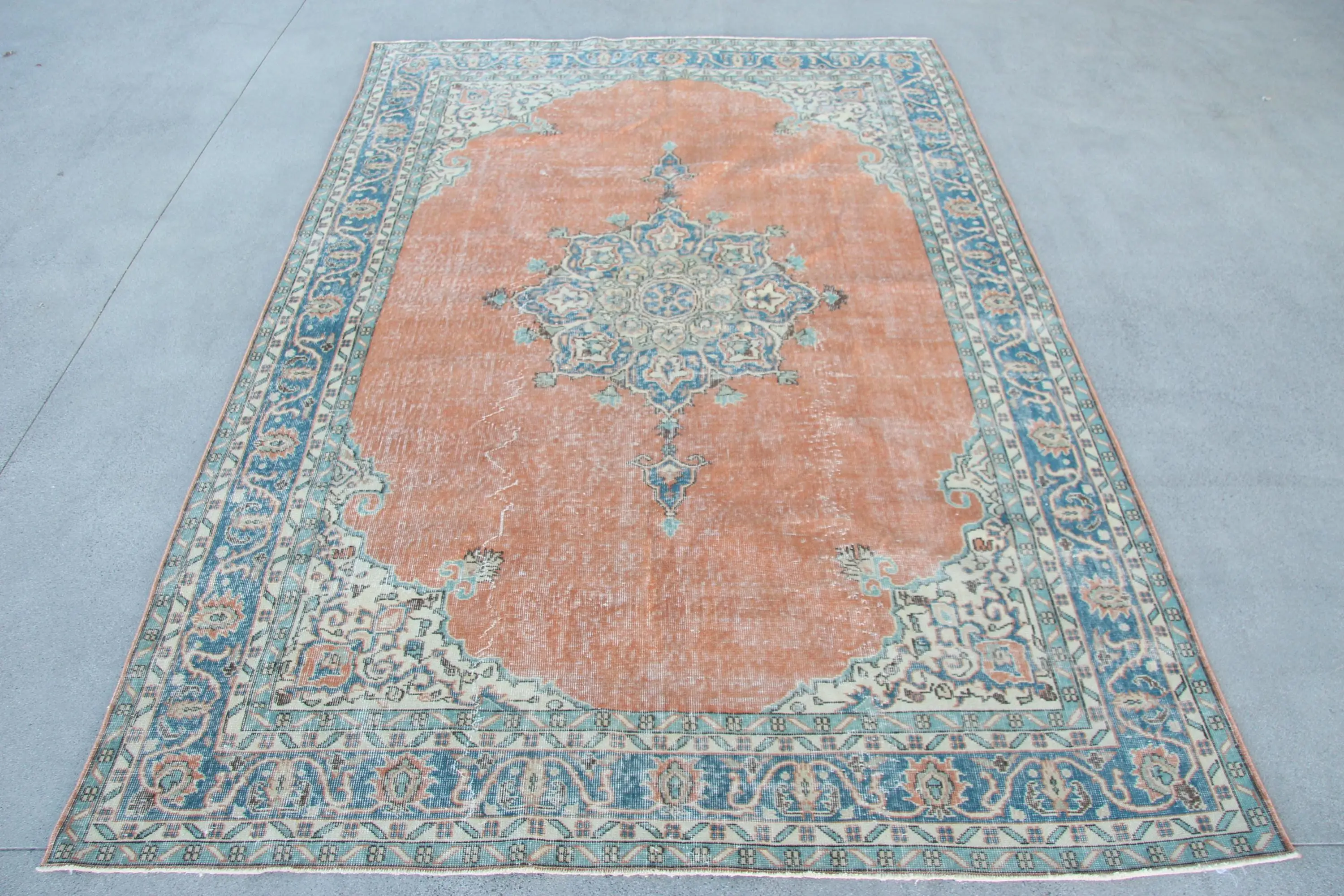 Türk Vintage Halı 6.8x9.7 ft, Turuncu Büyük Puantiyeli Yün Halı - 1