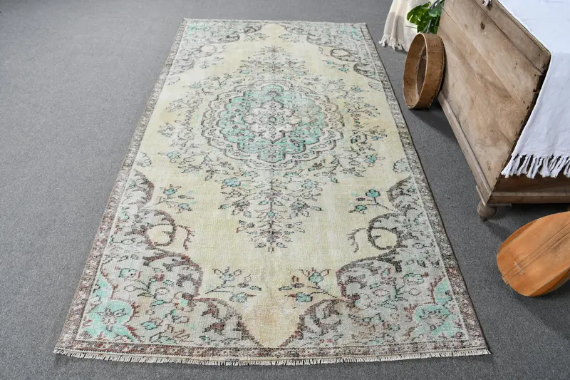 Grüner und brauner Teppich, 4,5 x 8,3 Fuß, Pflanzen- und Baumdesign