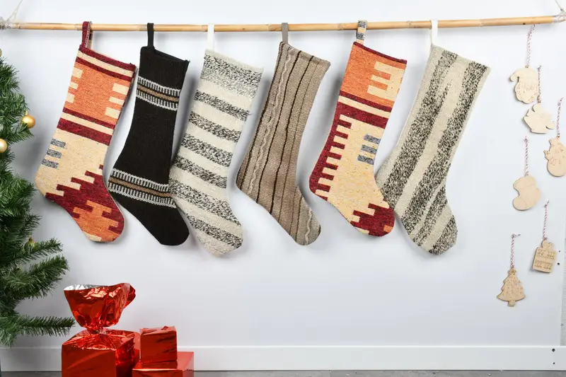 Patrón de adornos navideños festivos, calcetín navideño de 8 pulgadas de ancho