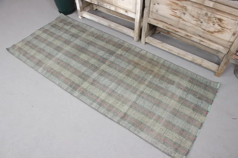 Turkish Vintage Accent Rug 2.5x6.1 ft, Gray Red Patchwork Wool Rug - 1