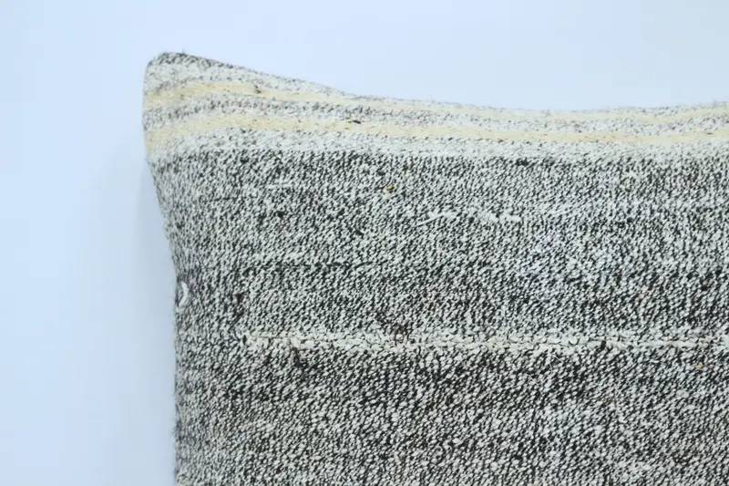 Sustainable Pillow Sham, Pillow, 20x28 Beige Pillow Sham, Vintage Pillow, Muted Cushion Case, Pillow for Sofa, Vintage Kilim Pillow - 2
