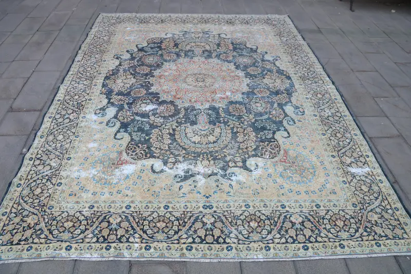 Alfombra persa azul, 8,7x11,3 ft con detalles en verde