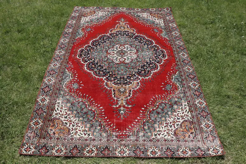 Red Oriental Rug, 4,5x7,2 ft with Blue Accents