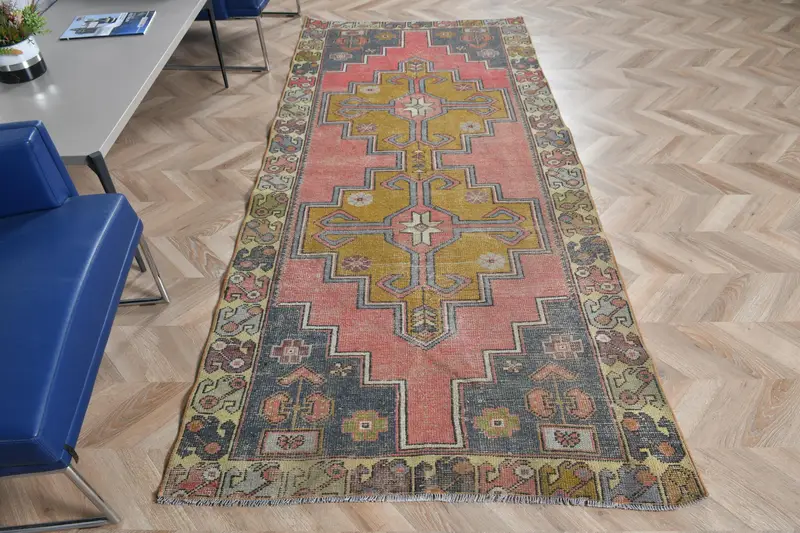 赤と青の花柄ラグ、3.8x8.6フィートのエレガントな装飾