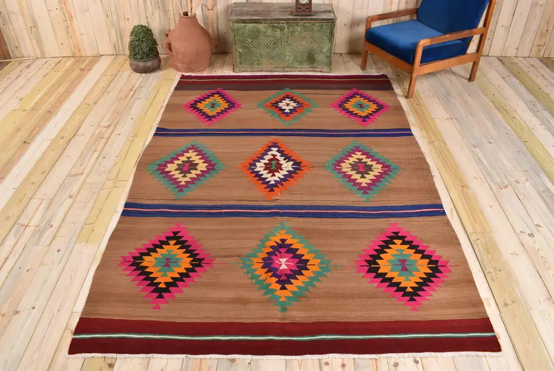 Elegant Brown & Green Rug, 6,2x8,9 ft Polka Dot Design