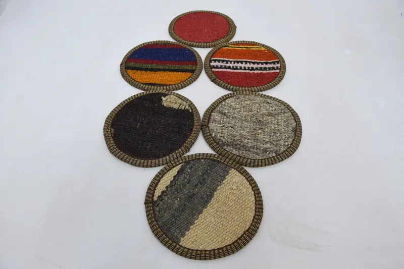 Böhmischer runder Untersetzer, blauer und roter Untersetzer