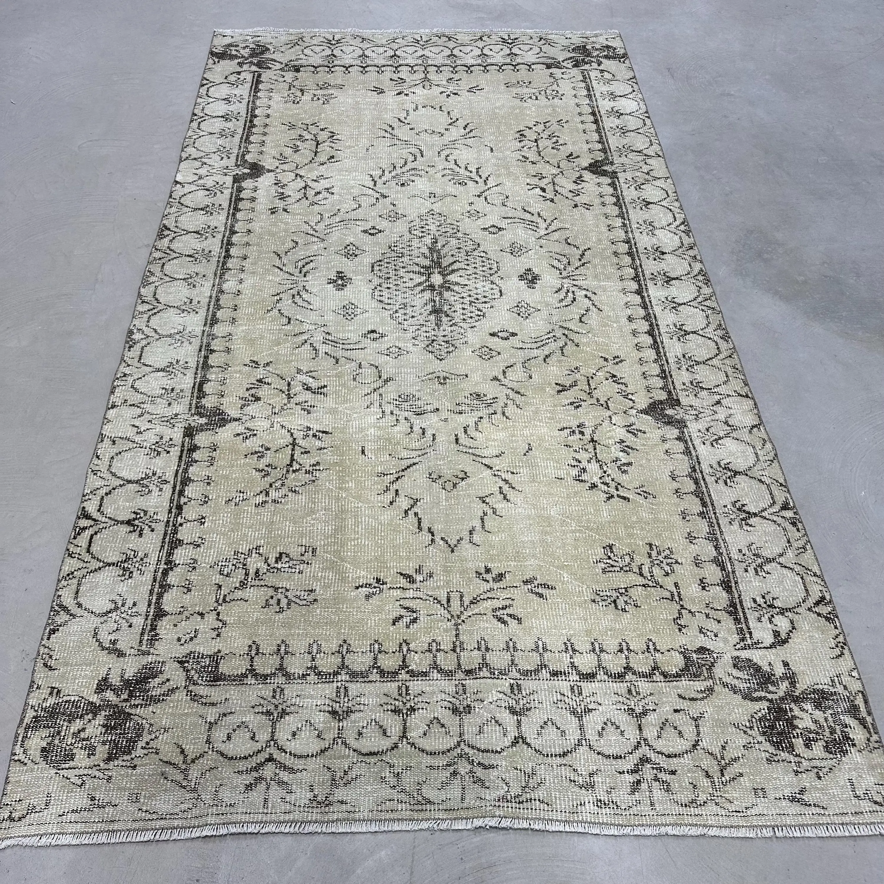Vintage 5.1x9.3 ft Halı, Türk Büyük Halı, Gri Hayvan Baskı Halı - 1
