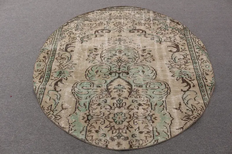 Brauner und grüner Teppich, 5,6 x 5,58 Fuß, elegantes, solides Design