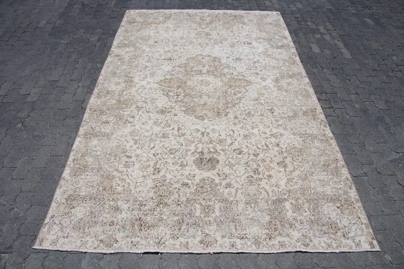 Vintage Oversize Rug 6.7x10.6 ft, Turkish Oushak White Wool Rug - 1