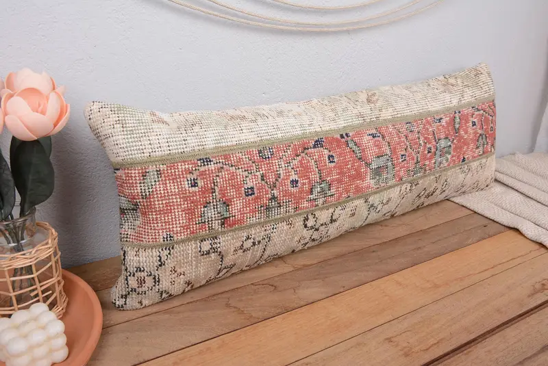 Besticktes rechteckiges Kissen, handgemachtes Patchworkkissen