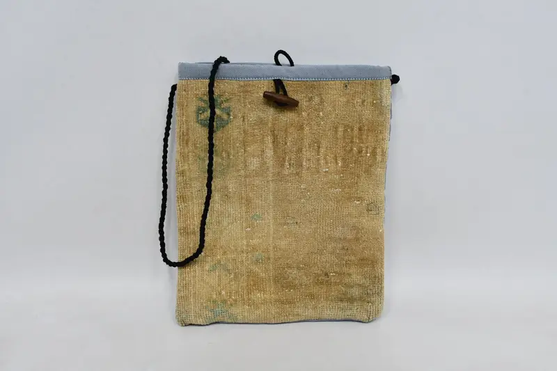 スチームパンク ウール キリム バッグ ヴィンテージ モチーフ付き、調節可能なストラップ クロスボディ