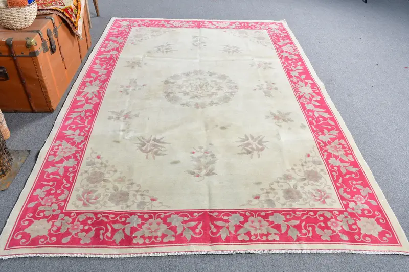 Vintage Teppich, großer 5,8x8,4 ft türkischer Teppich, weißer gepunkteter Wollteppich