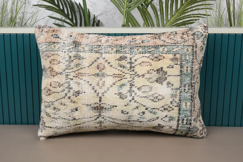 Beigefarbenes Southwestern-Wurfkissen, Vintage-gesticktes Kissen