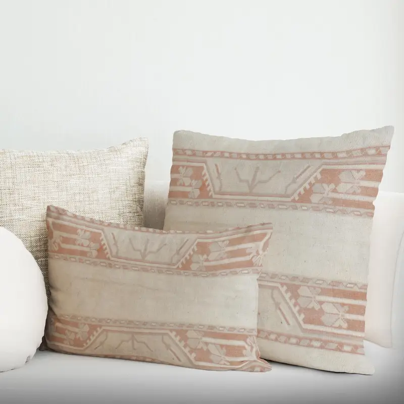 Beige ethnisch besticktes bedrucktes Kissen für Wohndekoration, Geschenkidee