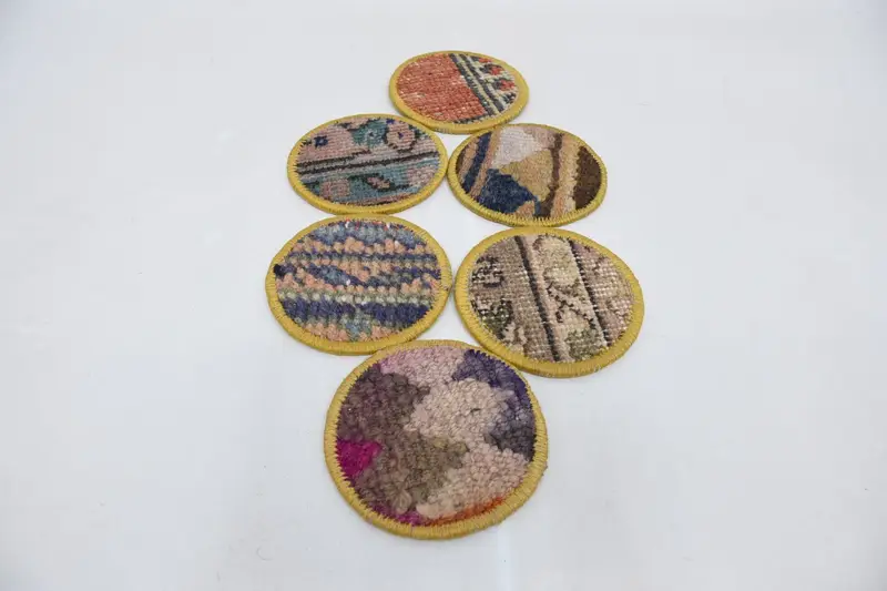 Kırmızı ve Yeşil Bardak Altlıkları, Dayanıklı ve Şık Bardak Altlığı Seti