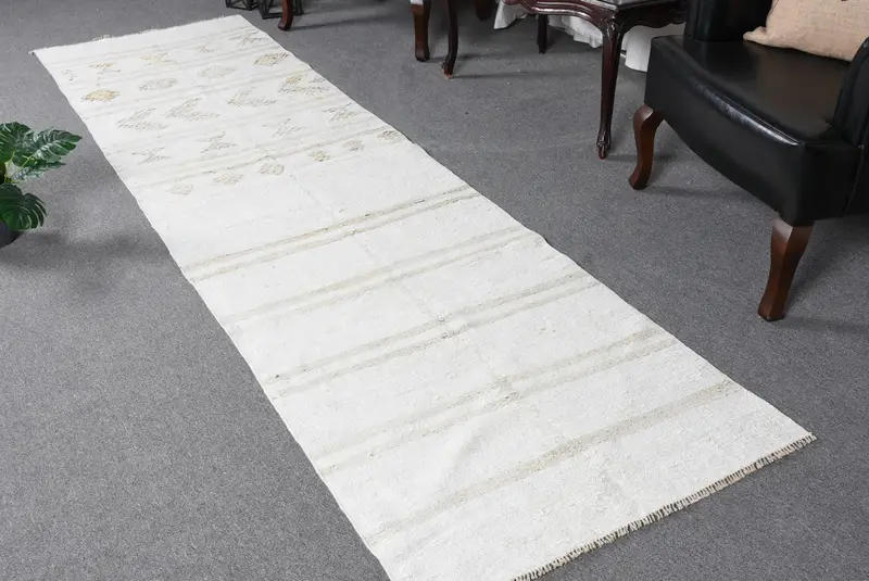 Alfombra vintage turca 2,8x10,2 pies (84x310 cm), alfombra marroquí Kilim gris blanco - 1