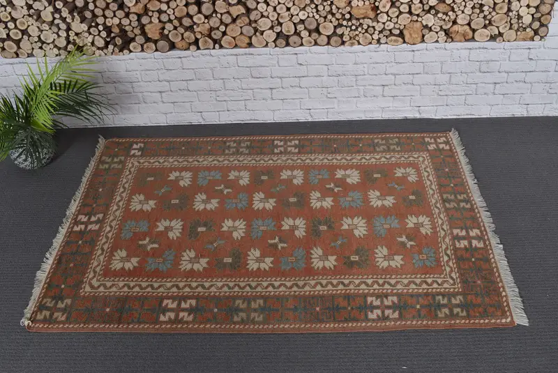 Roter und blauer Teppich, 90 x 120 cm, elegante Bodenlösung