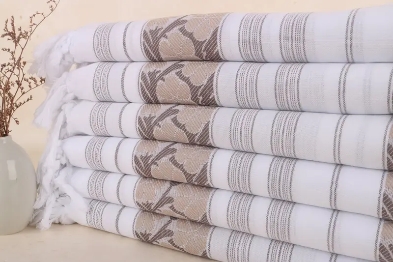 Cotton Towel with Brown Daisy Pattern, 40x71 Inches