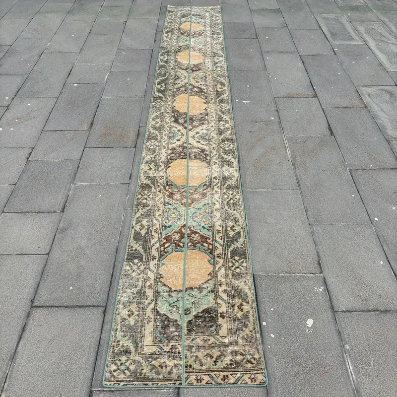 Vintage 1,8x12,4 ft Teppich, türkischer Läuferteppich, braun-blauer Camouflage-Wollteppich - 1