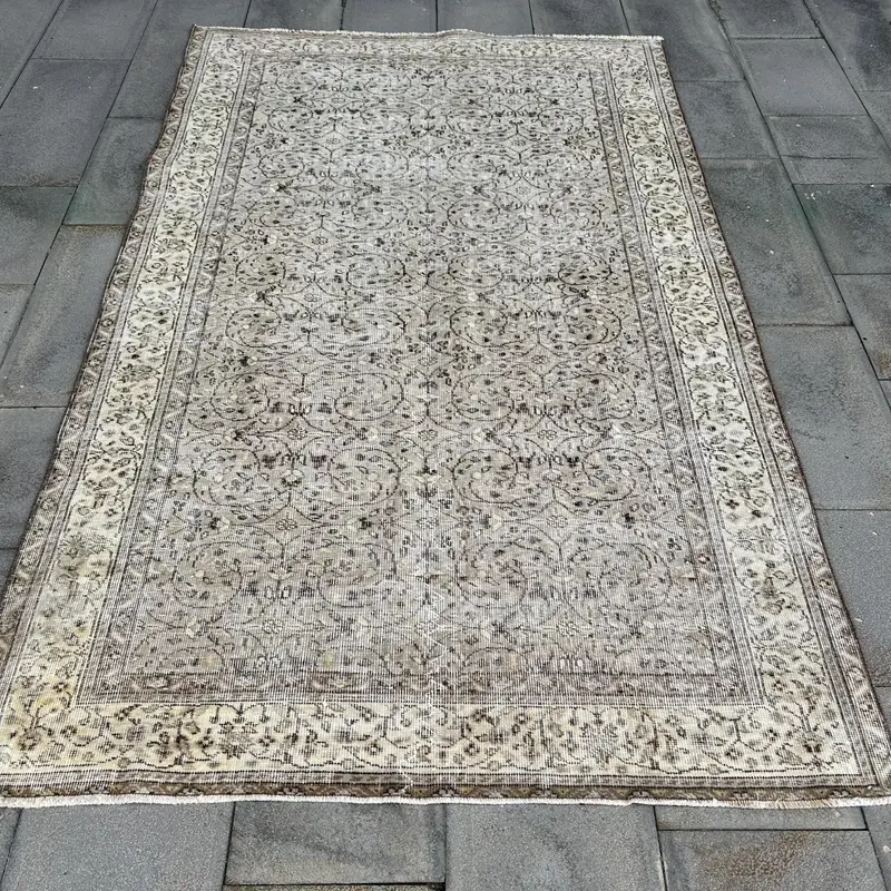 Eleganter beigefarbener abstrakter Teppich, 4,7 x 7,7 Fuß, schickes Dekor