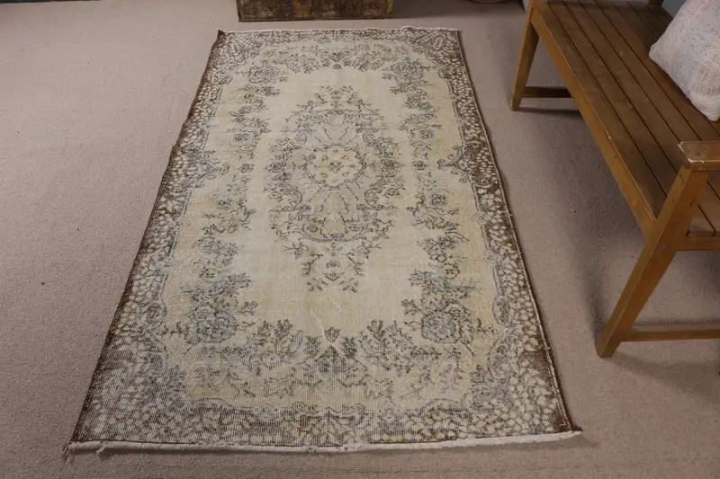 3.9x7.1フィート ベージュグリーン迷彩ラグ、ユニークなデザイン