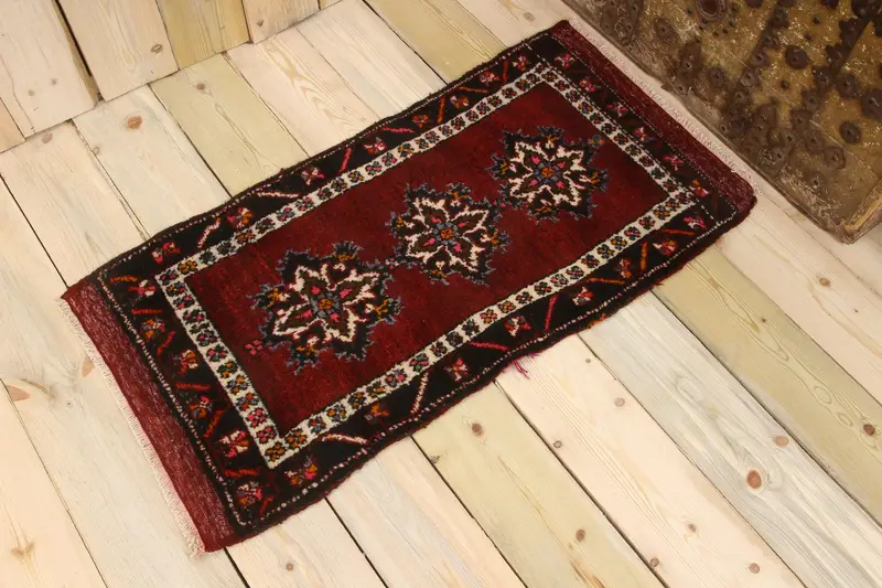 Alfombra turca vintage, alfombra Oushak de 1,7x3,3 pies, alfombra de lana con estampado animal rojo - 1