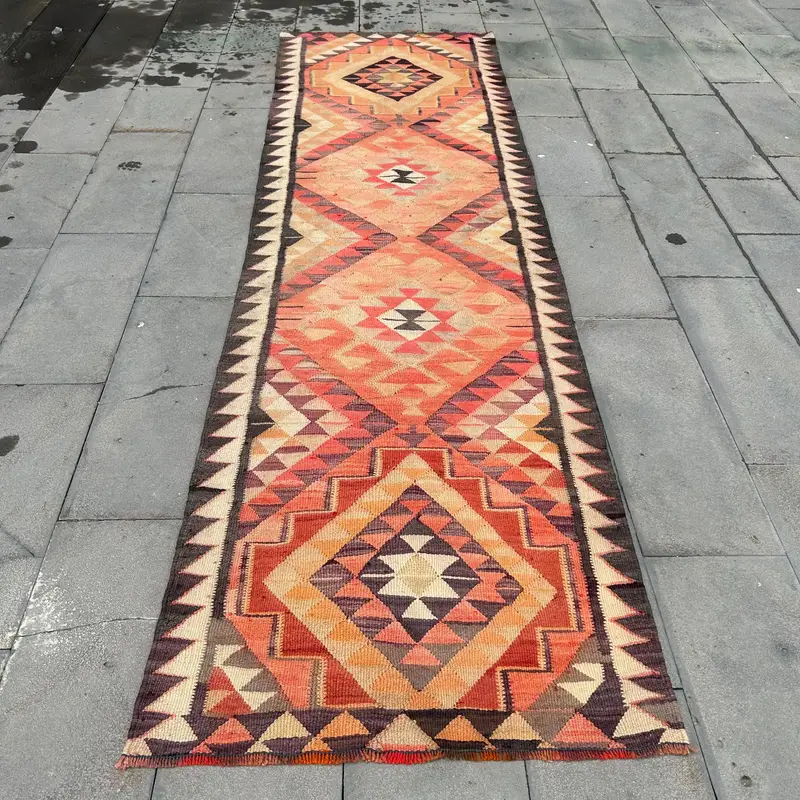 Elegant Pink Persian Rug, 3,1x11,1 ft Chic Decor