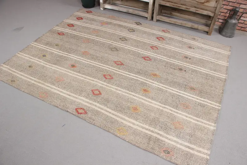 Vintage Kilim Area Rug 5.5x7 ft (169x214 cm), Turkish Brown Check Rug - 1