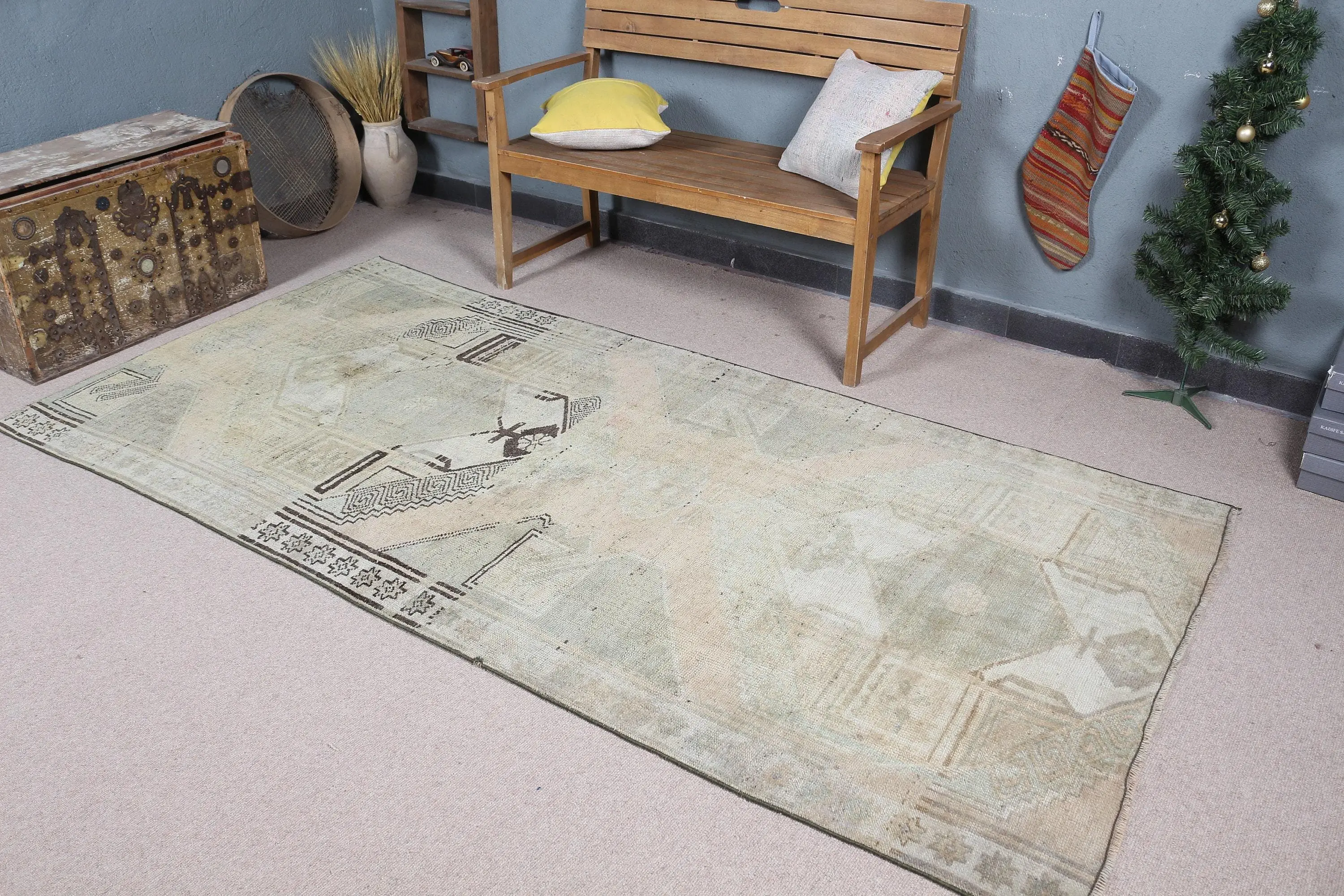 4.2x9 ft Turkish Rug, Gray Floral Vintage Wool Rug - 1