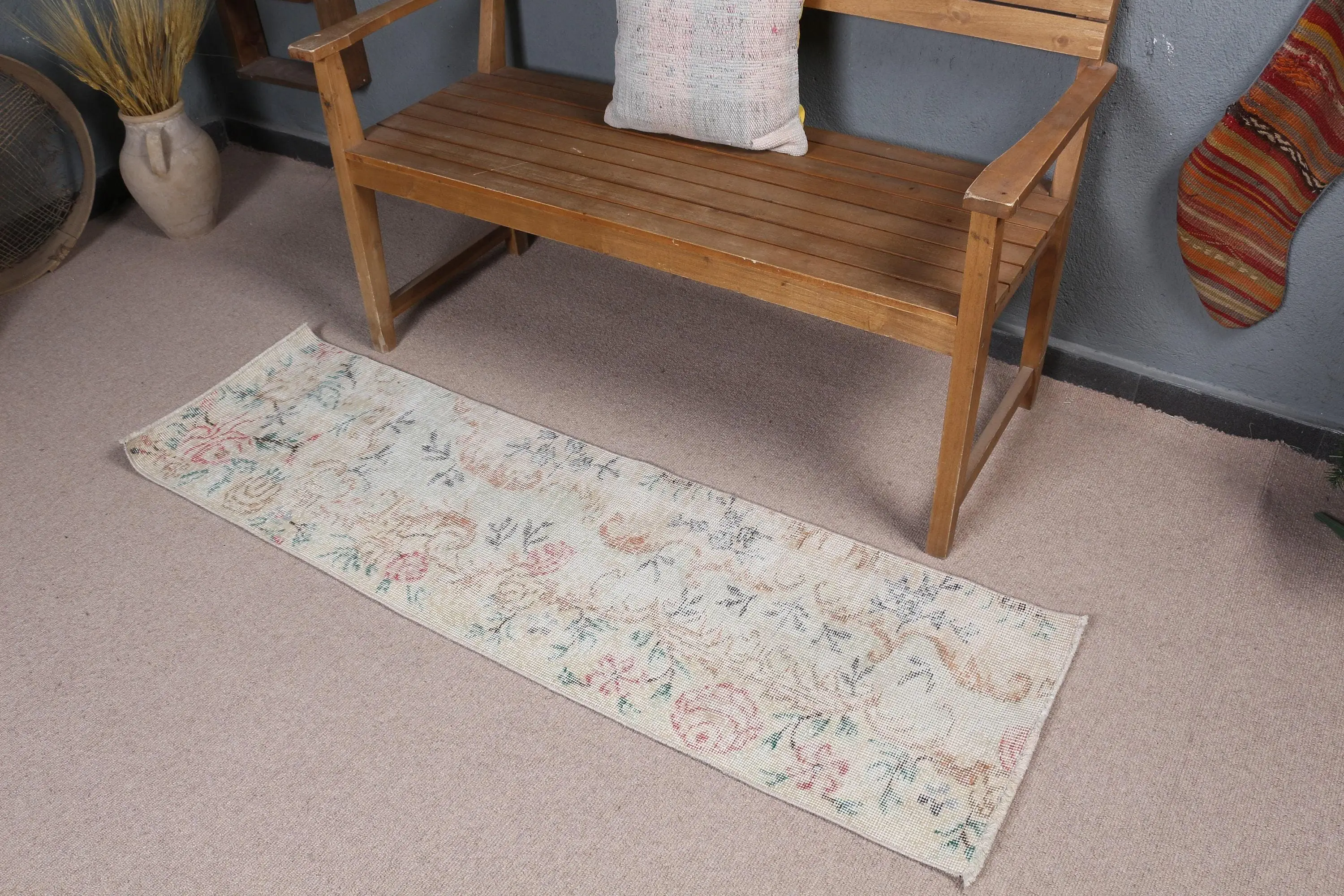 1,6x5,3 ft Teppich, türkischer Vintage-Teppich, weiß-rot umrandeter Wollteppich - 1