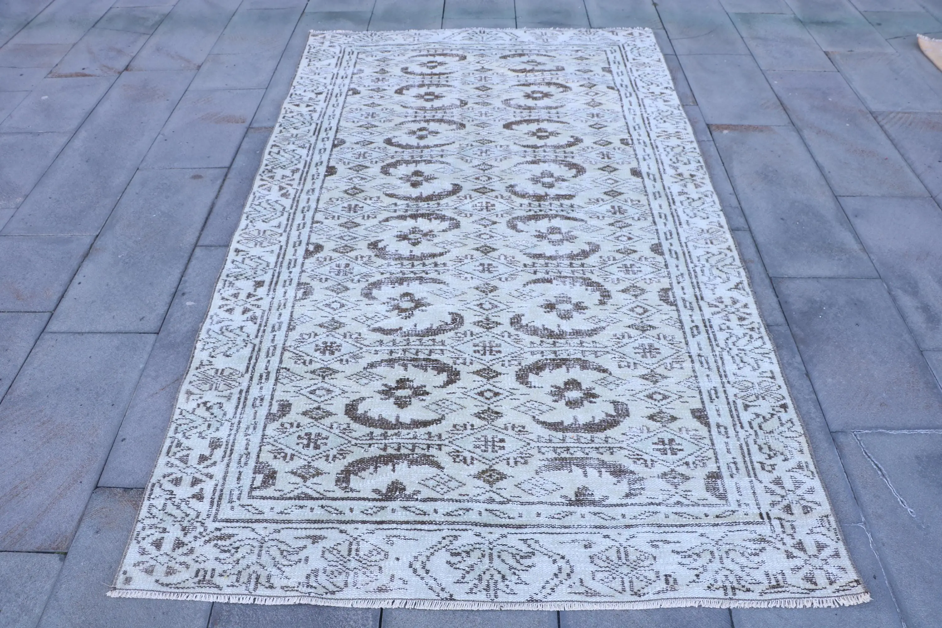 Turkish Vintage Rug 4.5x7.8 ft, White Area Southwestern Wool Rug - 1