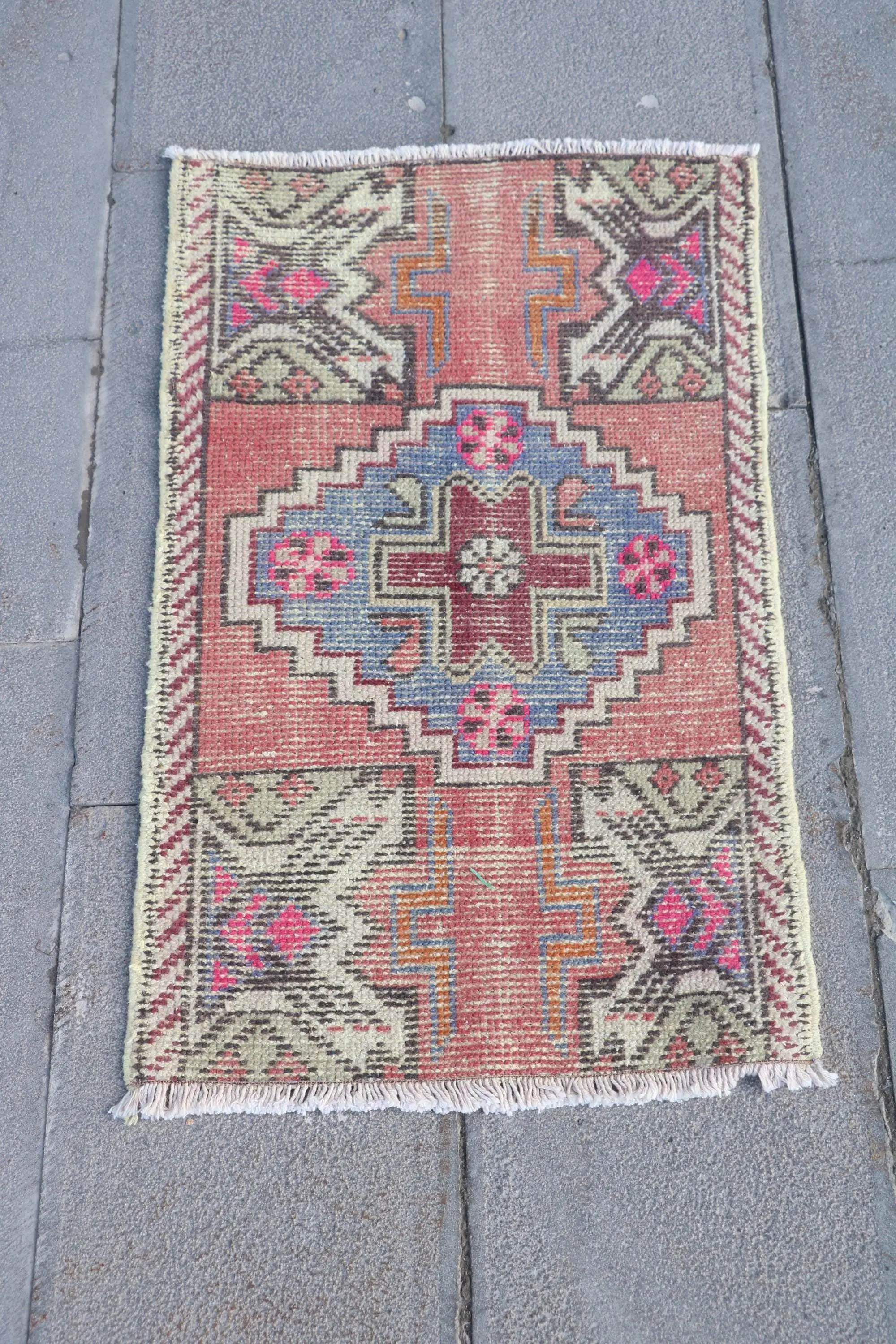 Turkish Rug, 1.6x2.7 ft Vintage Rug, Red Patchwork Wool Rug - 1