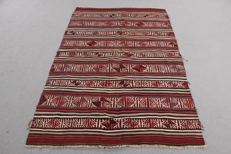 Kırmızı Bordürlü Zarif Bej Halı, 4x7 ft Şık Dekor