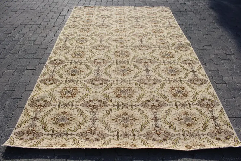 Alfombra turca de 5,6x9,1 pies, alfombra vintage grande, alfombra de lunares marrón - 1